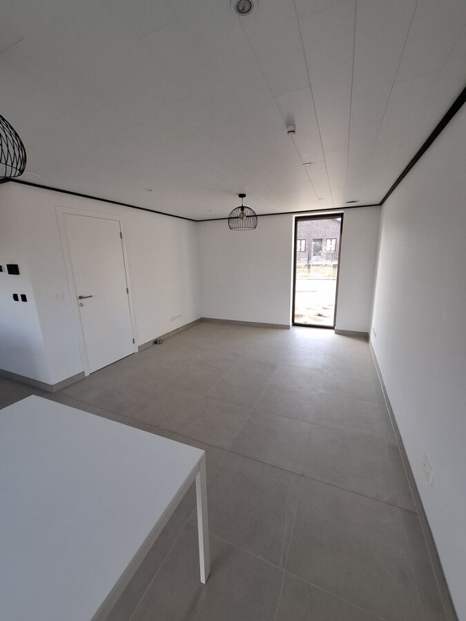 Instapklare BEN-woning met geothermische warmtepomp, passieve koeling en domotica 