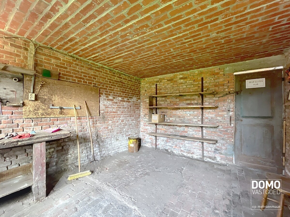 Authentieke open bebouwing met bijgebouwen en potentieel in Tuilt-Kuringen 