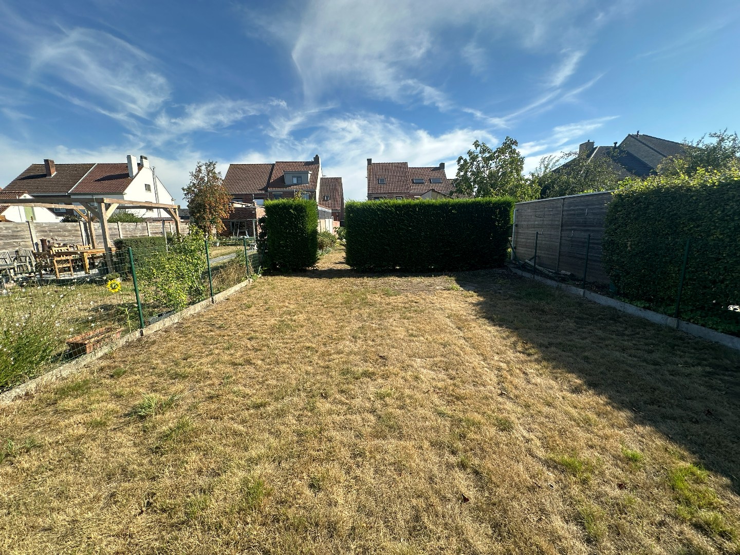 Instapklare woning met 2 slpk, garage en tuin, Aartrijke. 