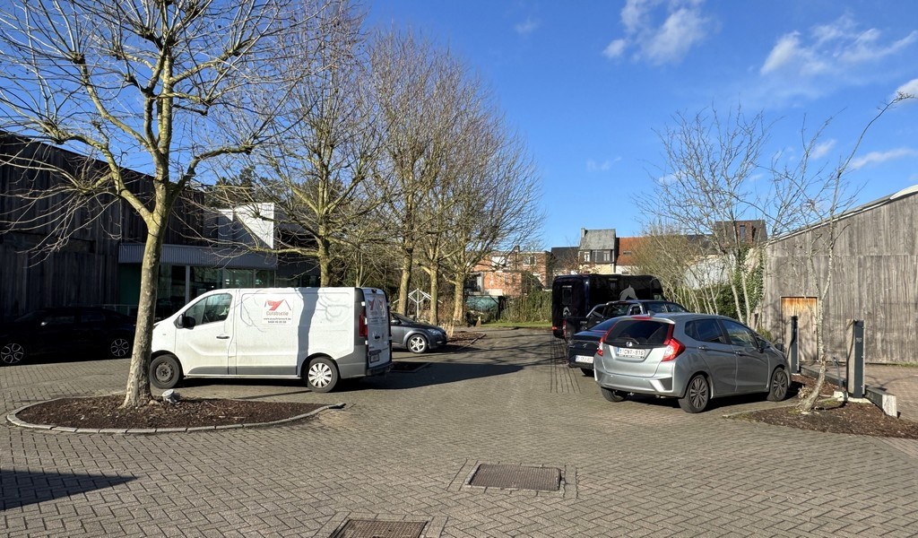 Lichtrijke kantoren te huur aan Nijverheidskaai in Gent