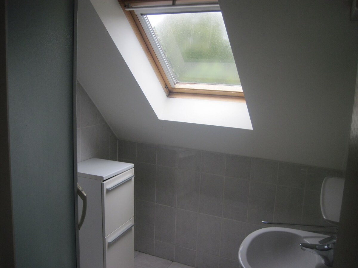 Ruim duplex 2-slp-appartement in centrum Gavere. 