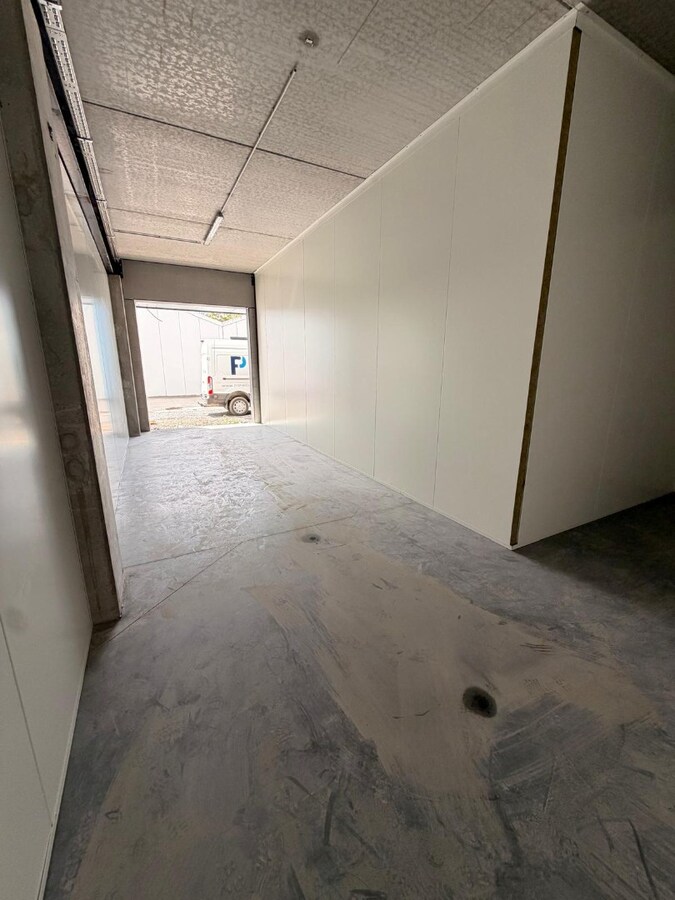 81 beveiligde stockageruimtes &amp; garageboxen in Otegem 