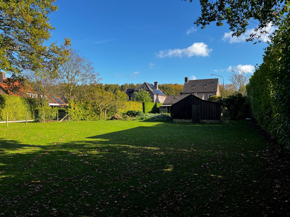 Vrijstaande woning op royaal perceel in het hart van Duizel 