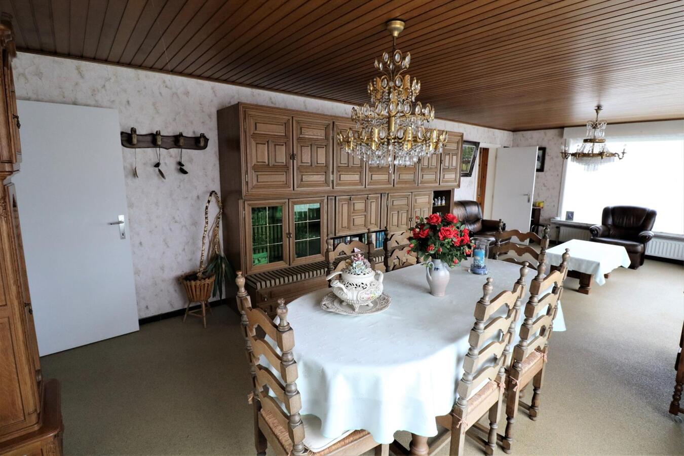 Woning met mogelijkheid tot commmerciële ruimte op 1398m² te Aartrijke 