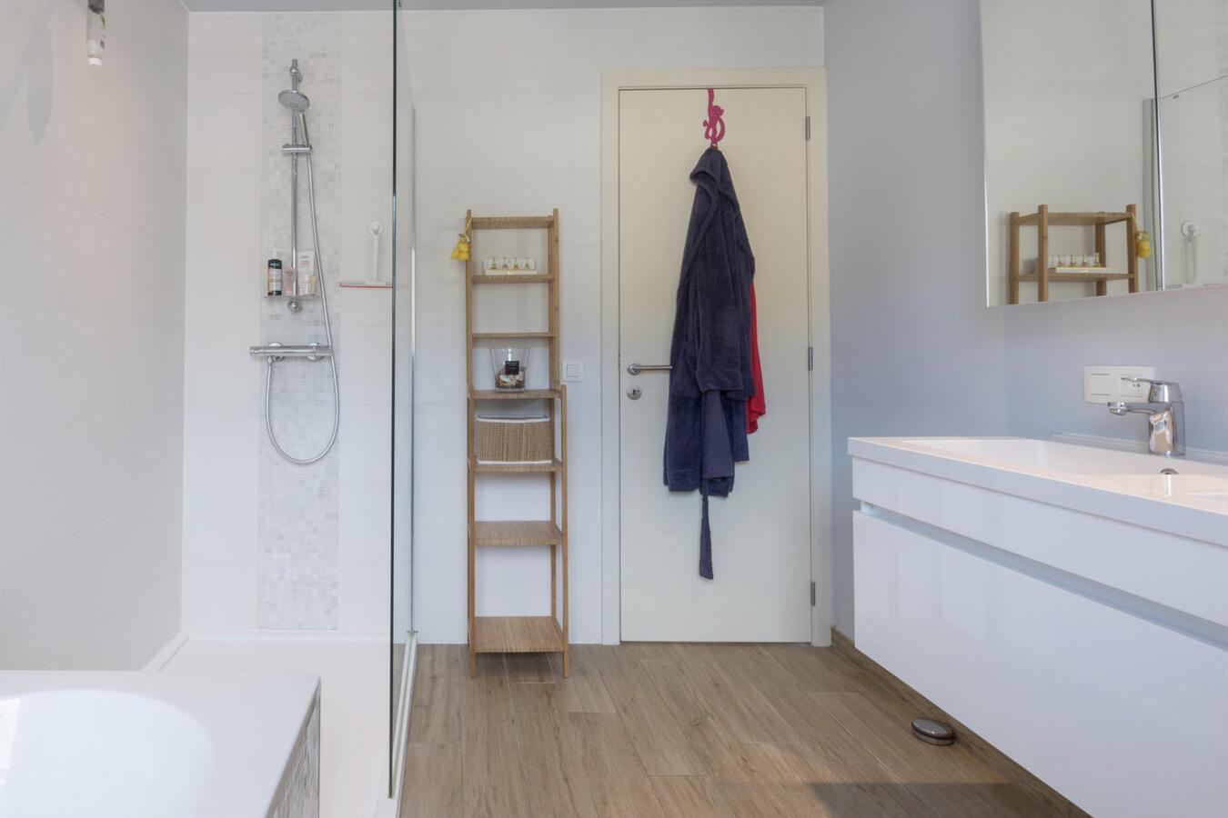Nieuwbouwwoning met luxueuze afwerking te Merelbeke 