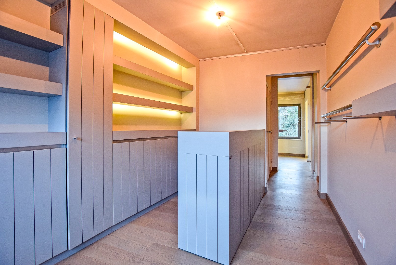 Instapklare eigendom met tal van mogelijkheden in hartje Poperinge. 