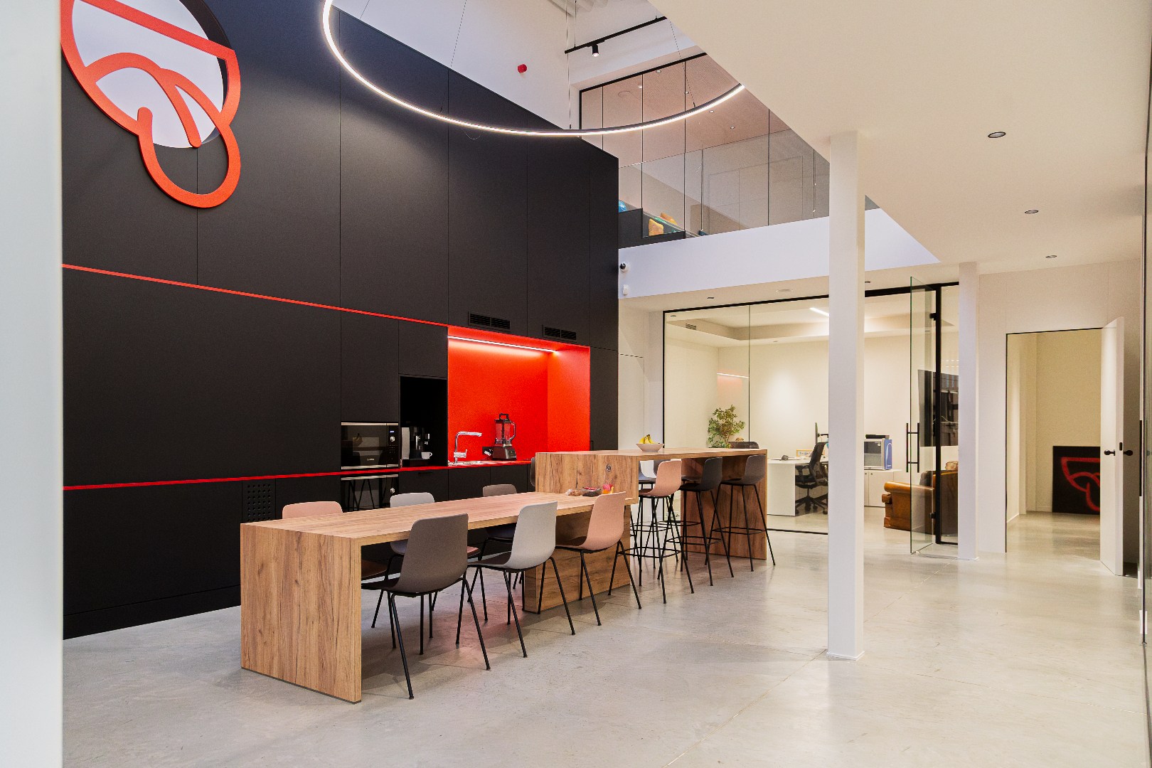 Kantoorgebouw op toplocatie 