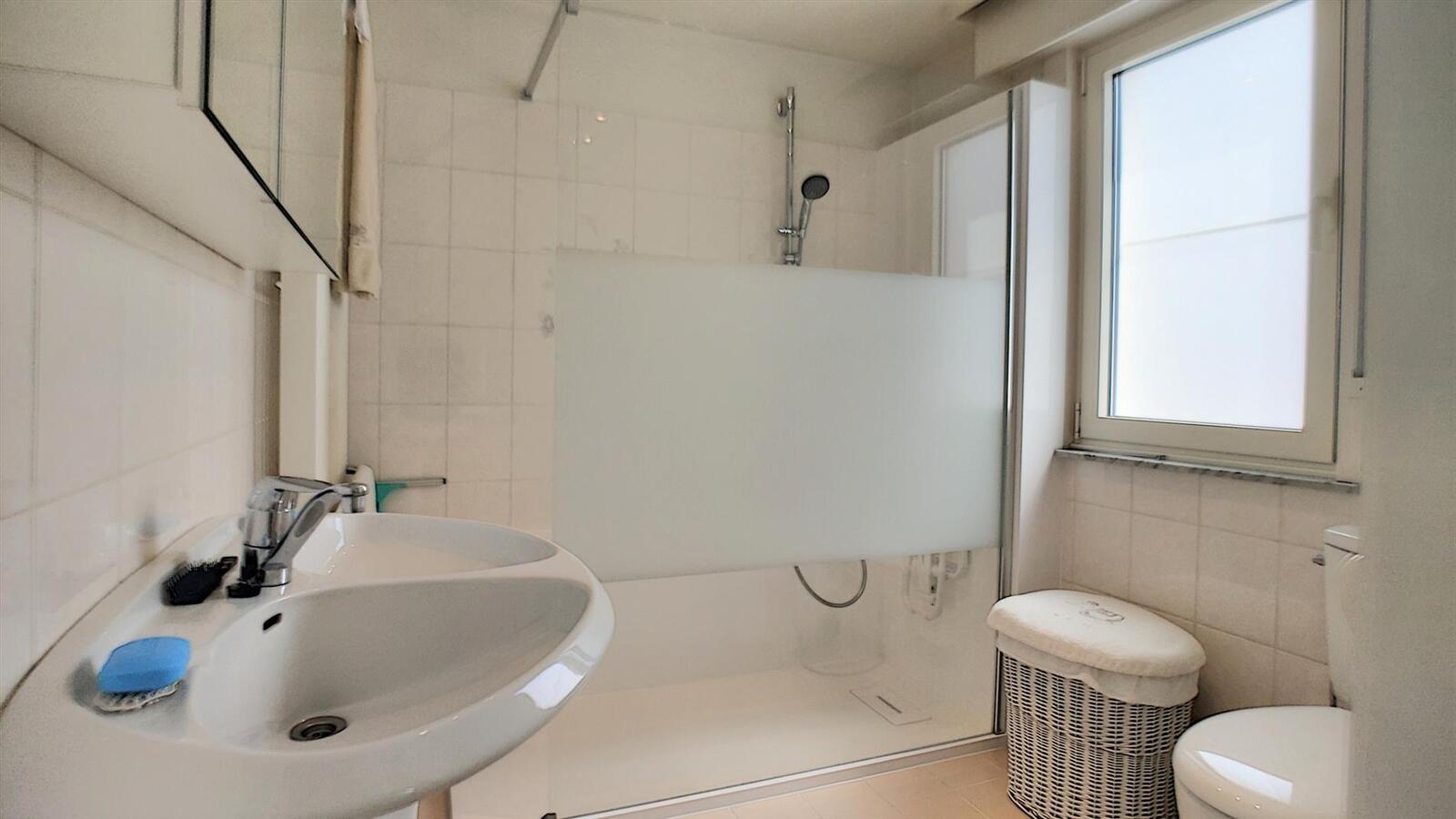 Magnifieke hoekwoning met garage - Heist 