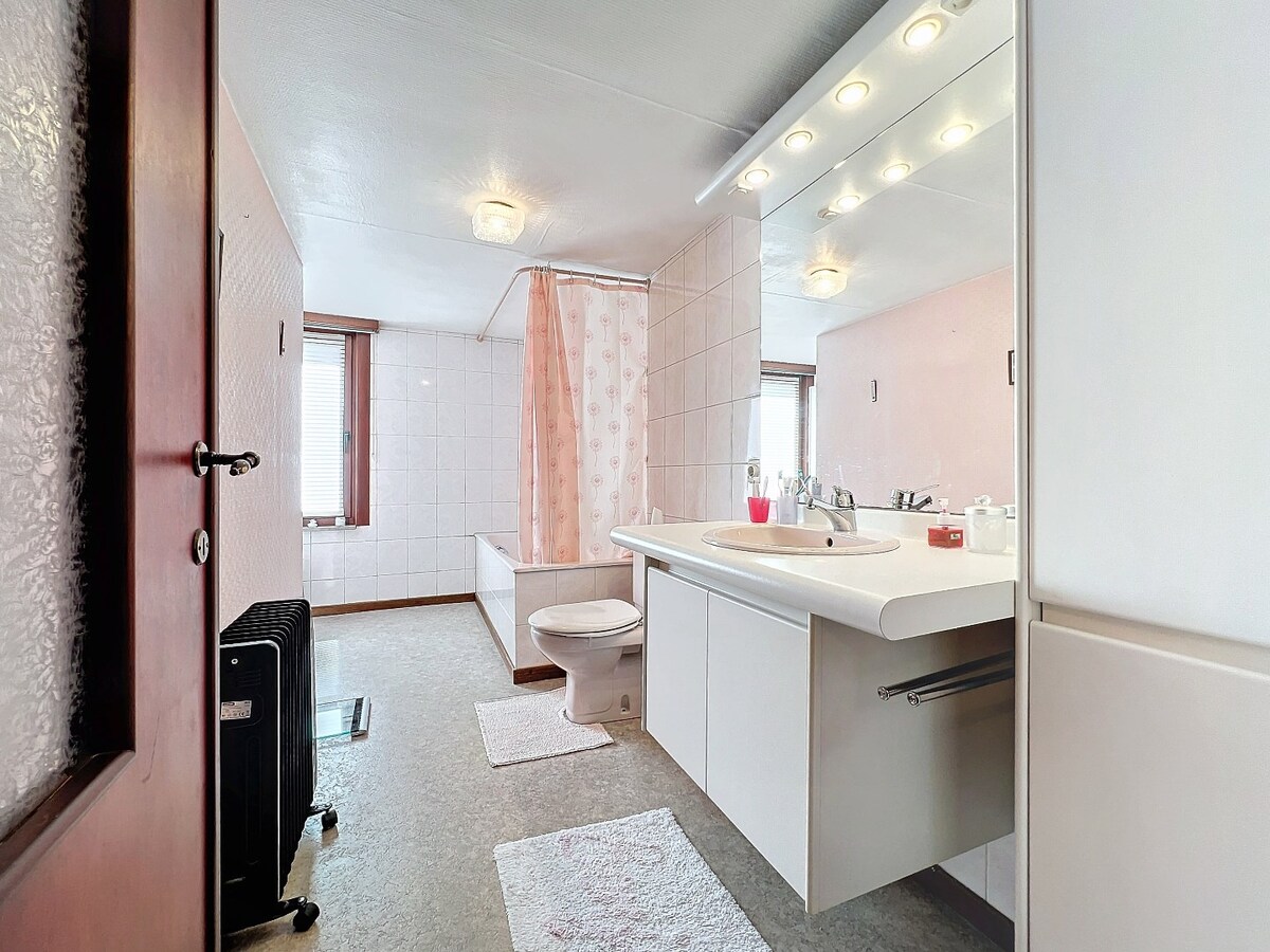 Instapklare, knusse woning met terras te Borsbeke 