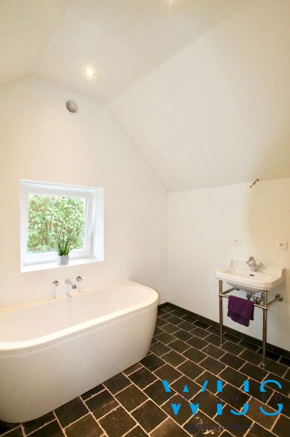 Instapklaar woonhuis op perceel van 450m² te ERTVELDE ! 