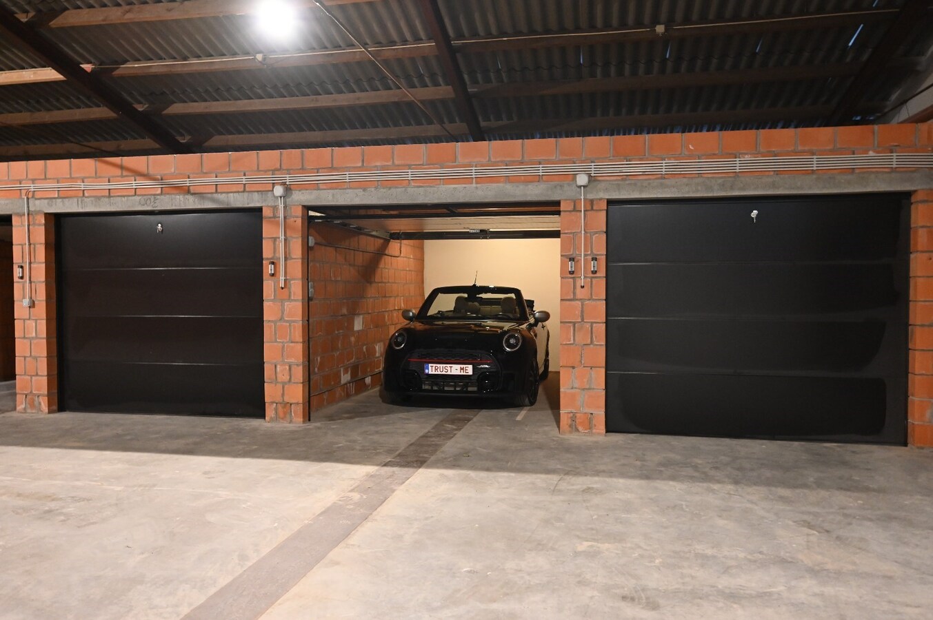 AFGESLOTEN GARAGEBOXEN IN CENTRUM OOSTENDE 