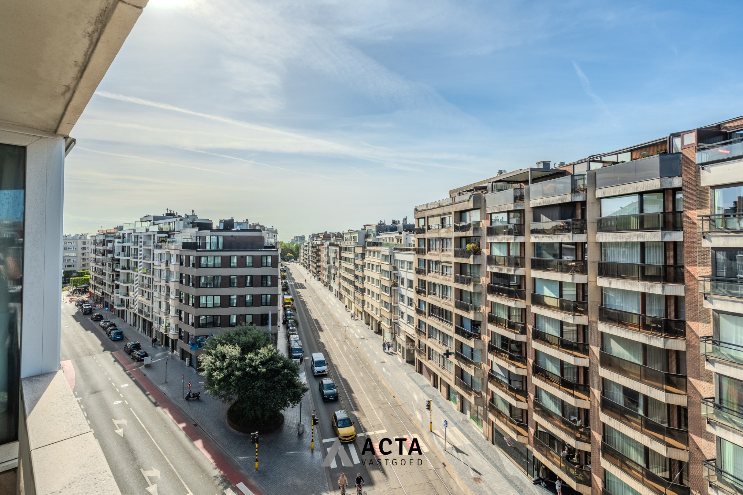 Instapklaar appartement met 2 terrassen in het centrum 