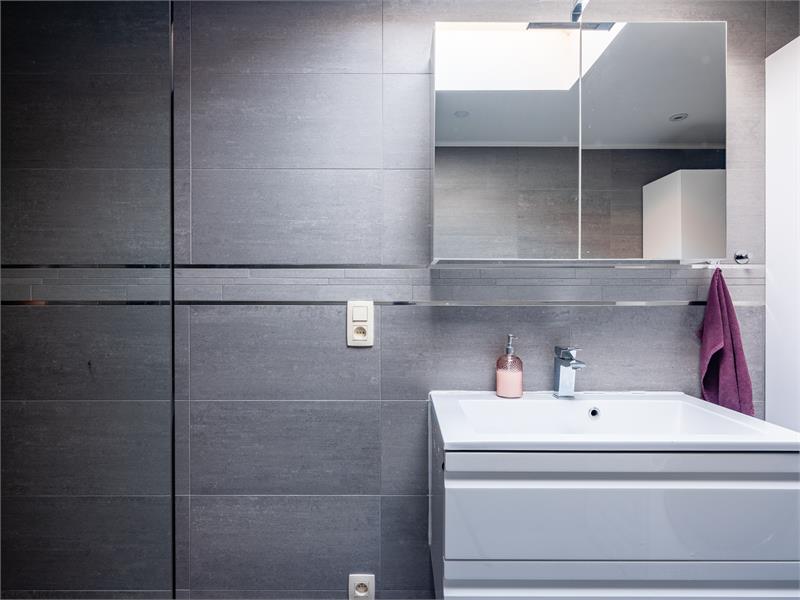 Ruime, subliem gerenoveerde woning in hartje Eeklo 