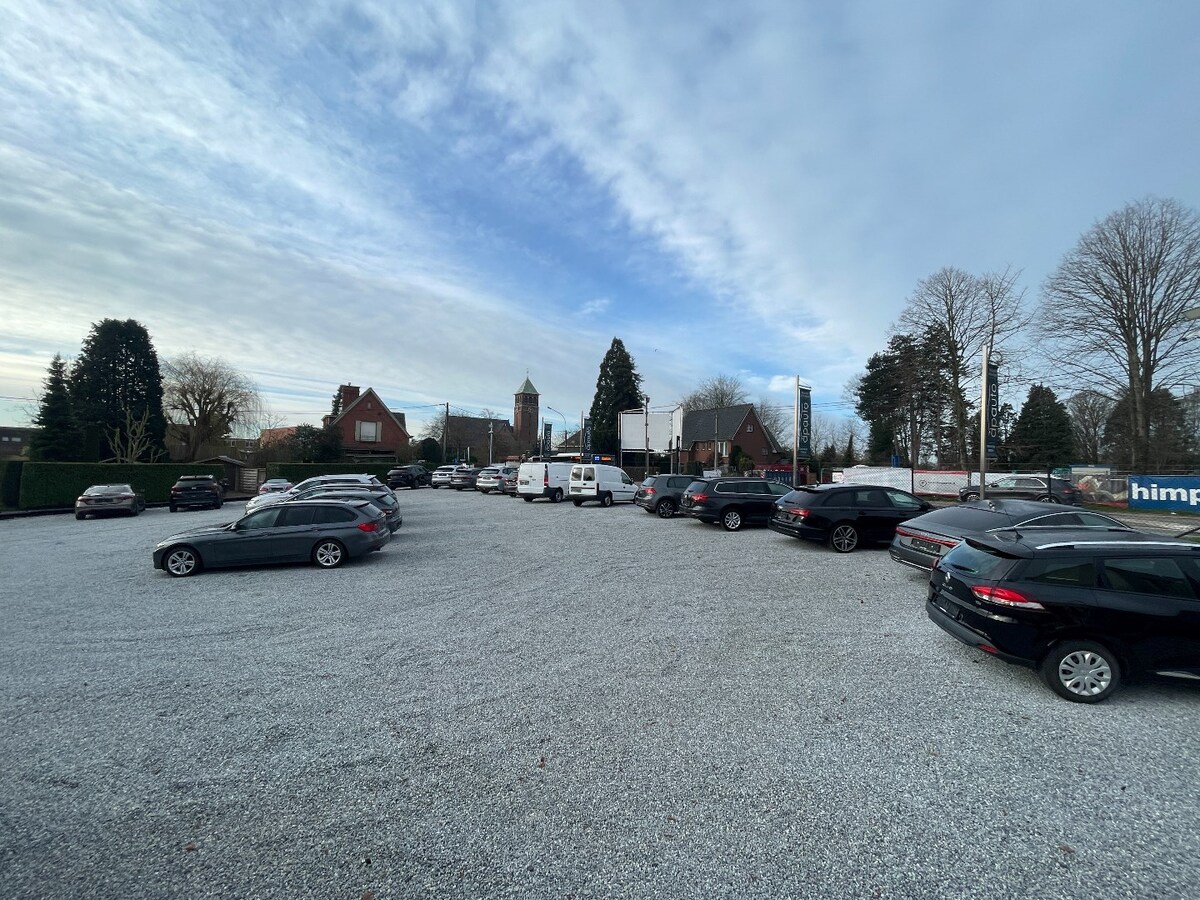 Uniek gelegen terrein (1000m²) op een uiterst centrale ligging te Roeselare 