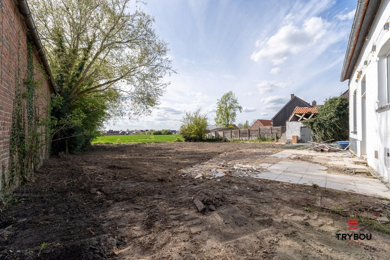 Te renoveren alleenstaande woning op een ruim perceel van 896m² in Houthulst 