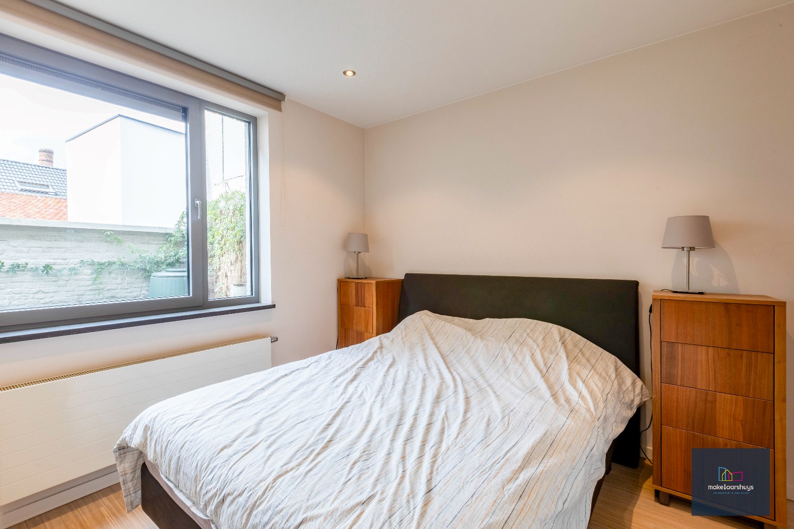 Ruim en goed gelegen 1-slp.app. met groot terras en overdekte staanplaats 