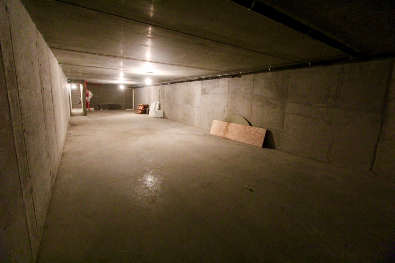 Handelspand te huur op een TOP ligging in de LIPPENSLAAN te Knokke. 