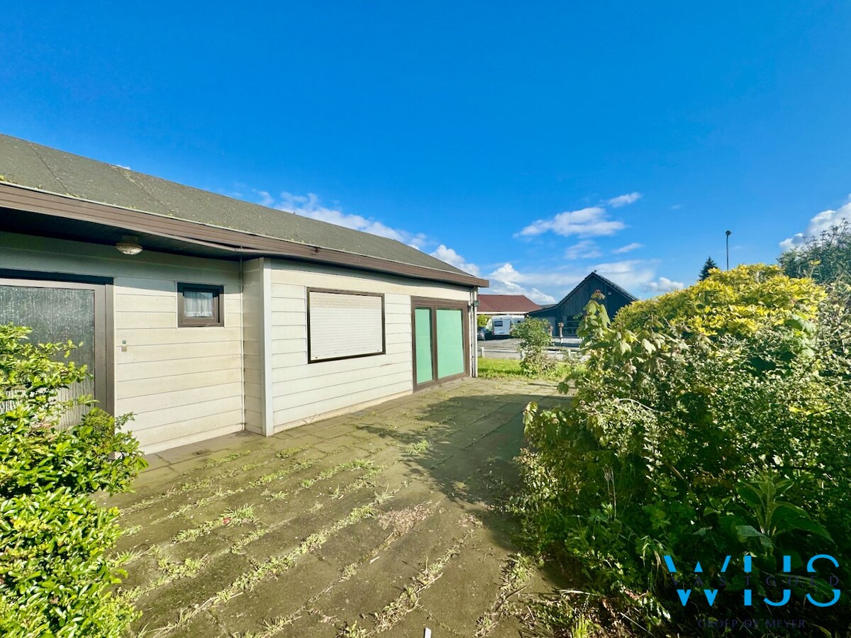 Te renoveren woonhuis/ bouwgrond te Zelzate ! 