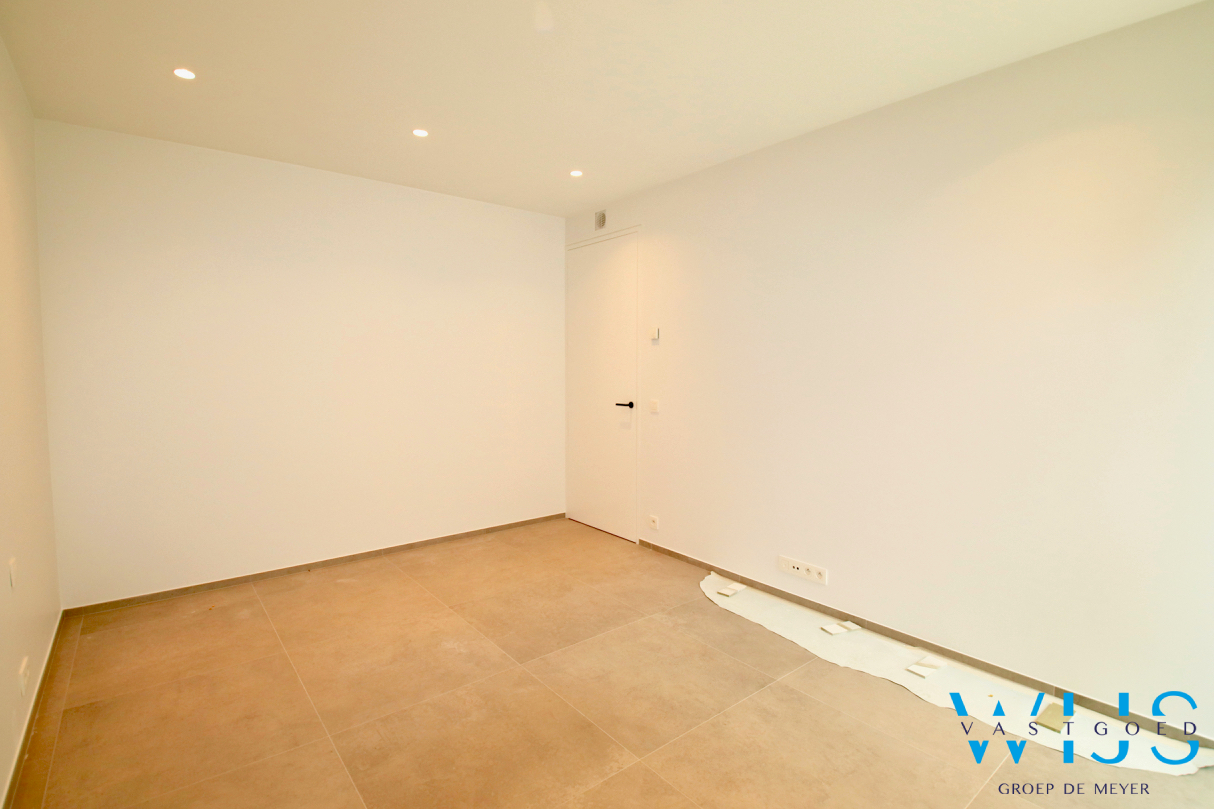 PRACHTIG gelijkvoersappartement te KLUIZEN ! 