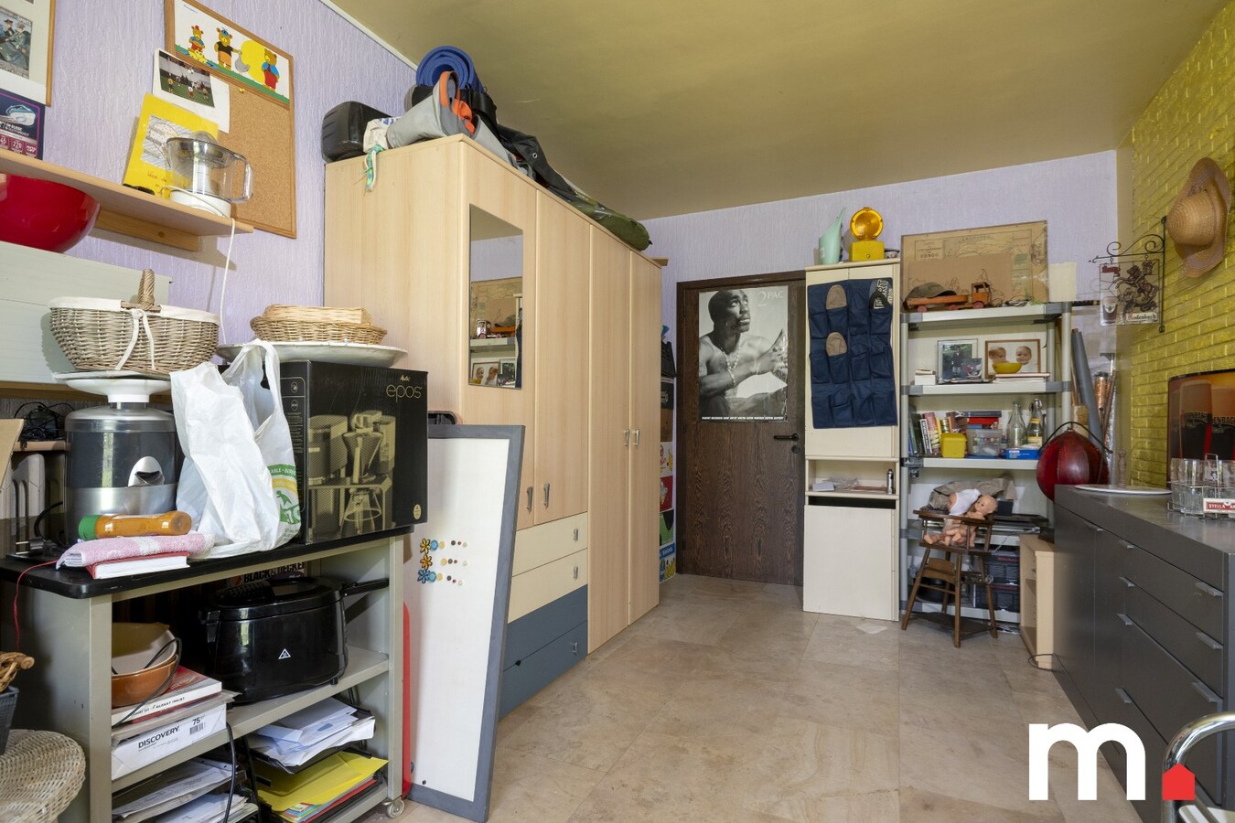 Unieke Villa te Roeselare op 2258m² met 28 zonnepanelen en 432m² bewoonbare oppervlakte! 