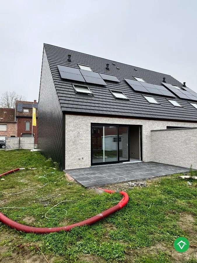 Nieuwbouwwoning met 3 slaapkamers te Sint-Eloois-Winkel 