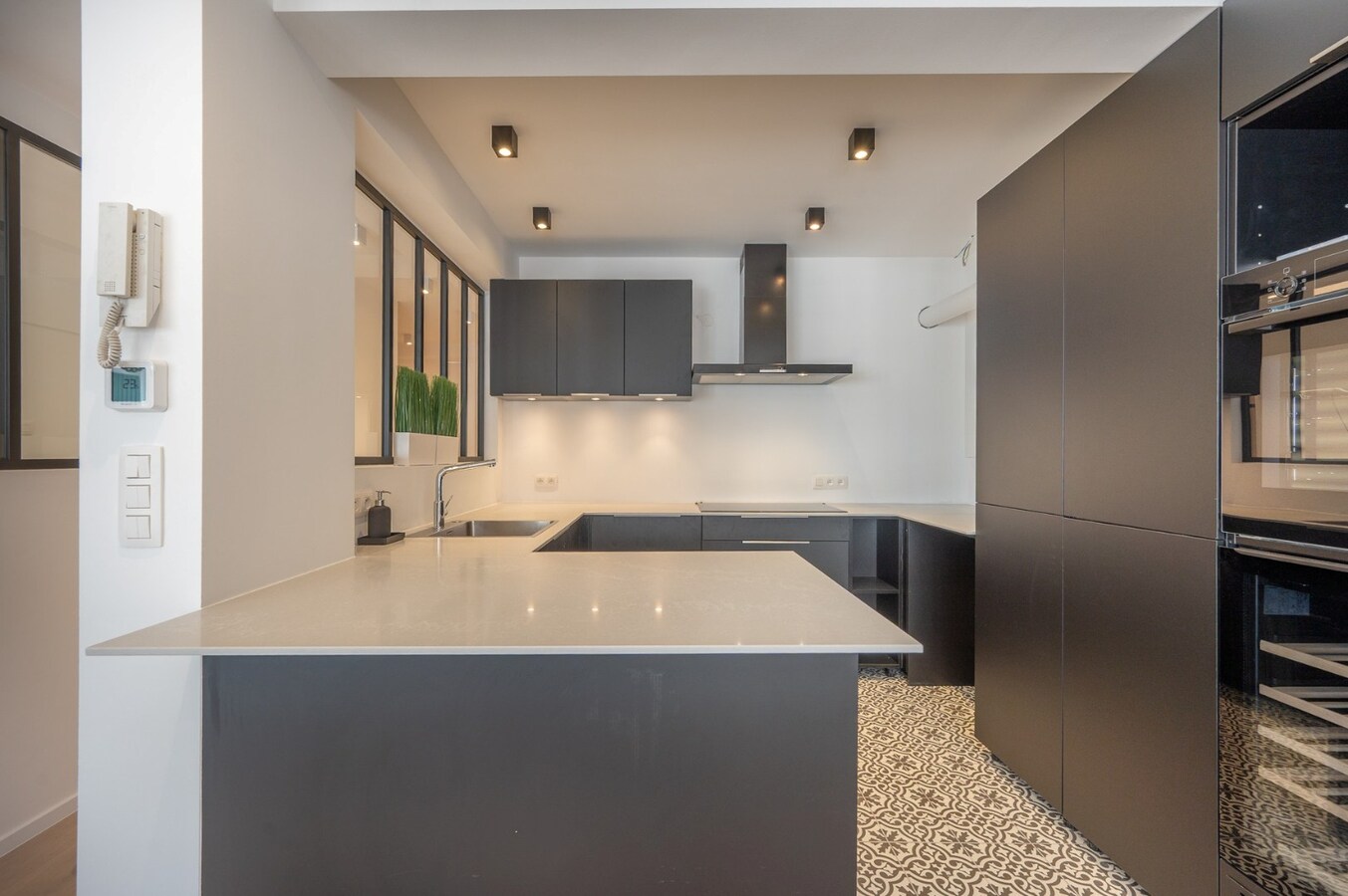 Recent gerenoveerd appartement met adembenemend zeezicht aan het Albertstrand. 