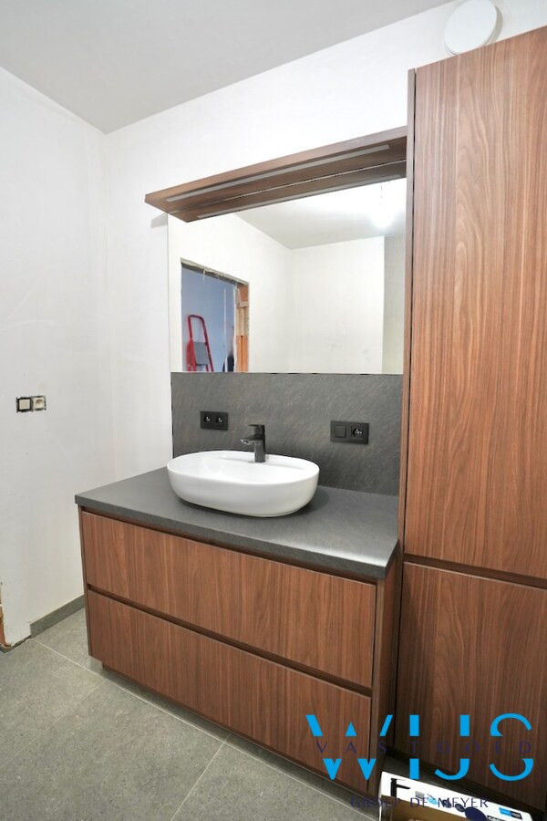 Nieuwbouw gelijkvloers appartement in hartje Ertvelde ! 