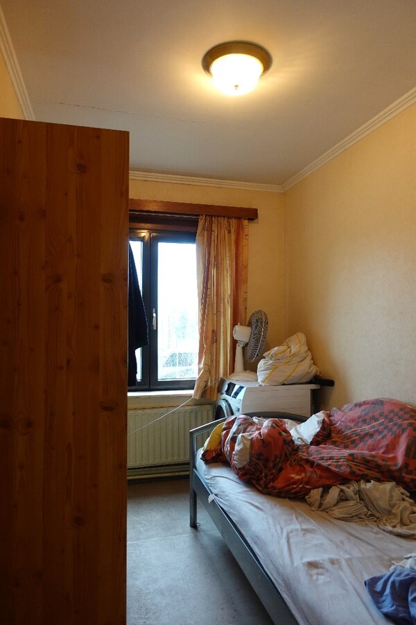 Opbrengsteigendom met 5 appartementen, 2 studio's en 4 garageboxen in Gistel 