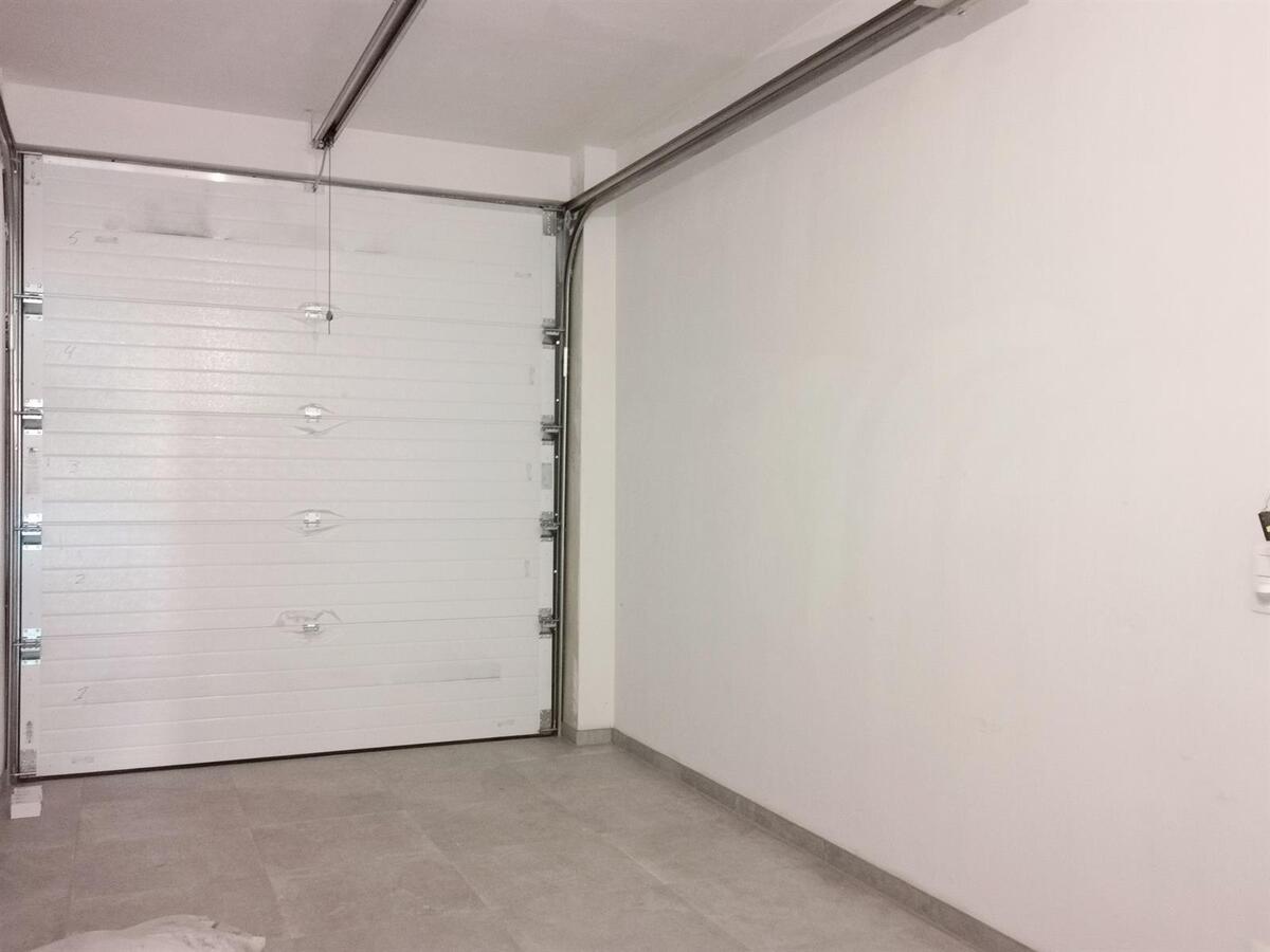 Ruime halfopen bebouwing. Volledig afgewerkte instapklare nieuwbouw. 