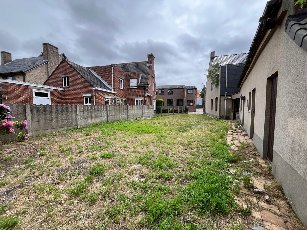 Te renoveren half open bebouwing te Gavere 