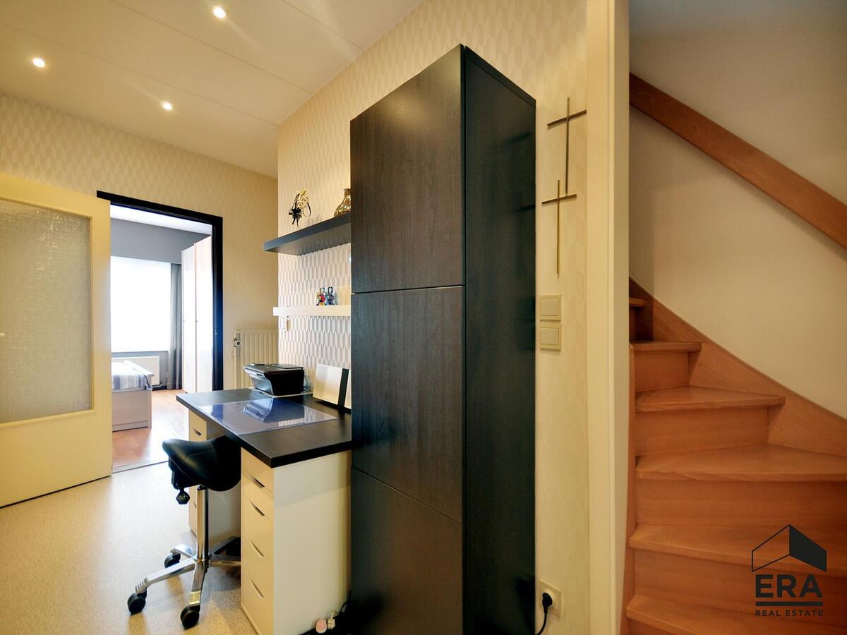 Dé ideale stadswoning. Gelegen in brede, doodlopende straat nabij UZ. 