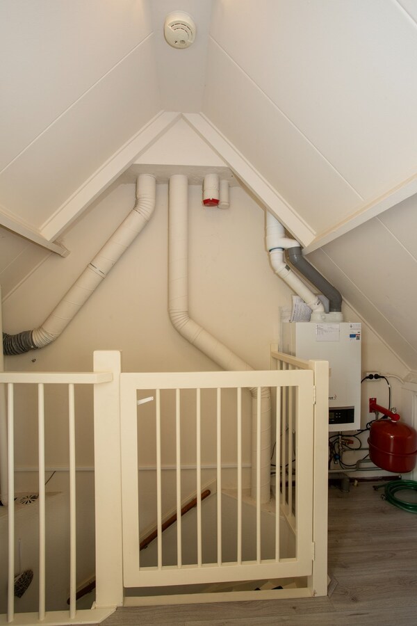 Royale gemoderniseerde gezinswoning met grote woonkamer, open keuken en vijf slaapkamers in hartje Middelbeers 