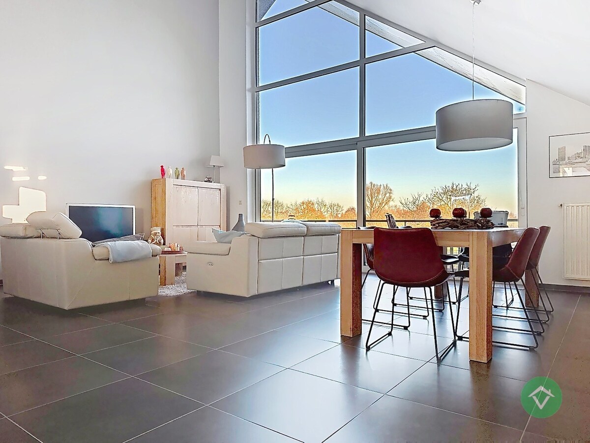 Luxe villa-appartement met dubbele garage en prachtig uitzicht in Koekelare 