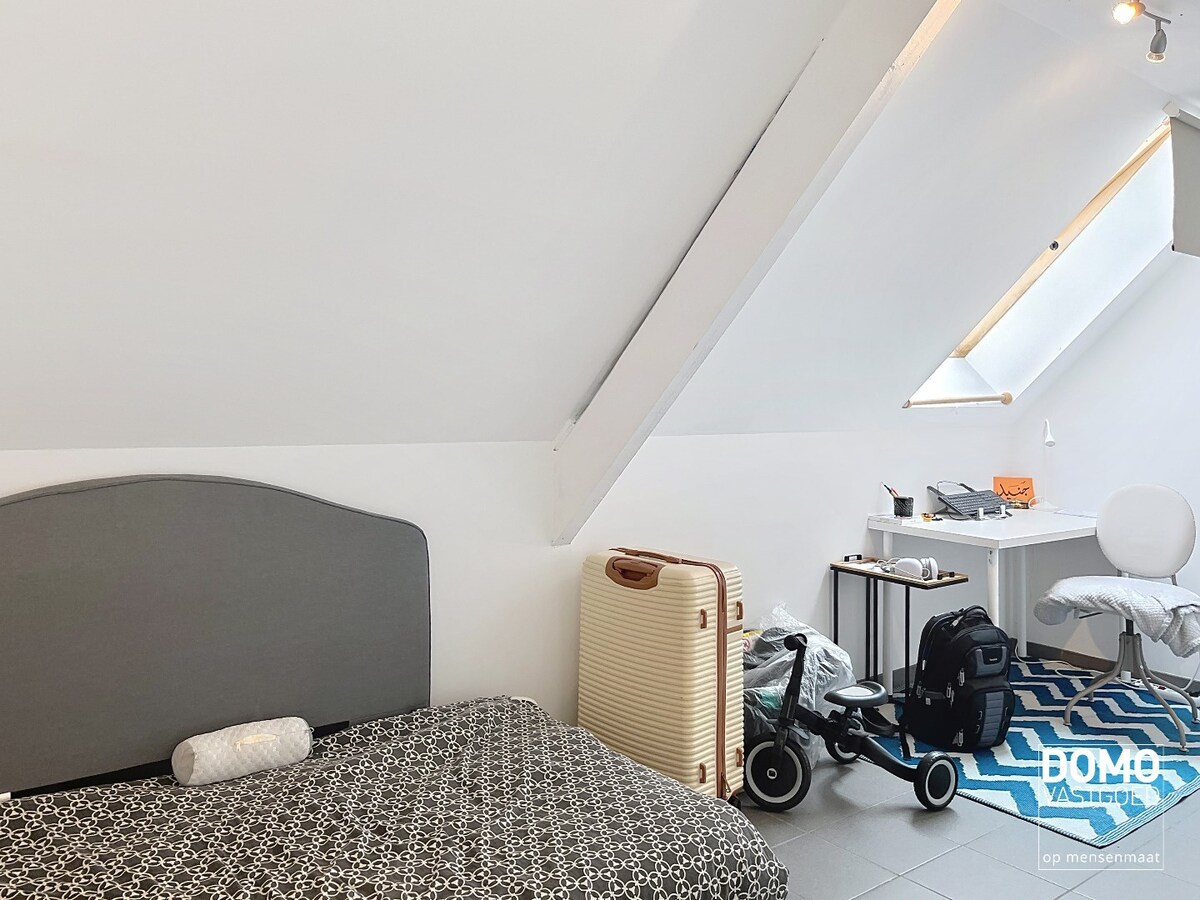 RUIM DUPLEXAPPARTEMENT MET 3 SLAAPKAMERS TE LUMMEN 