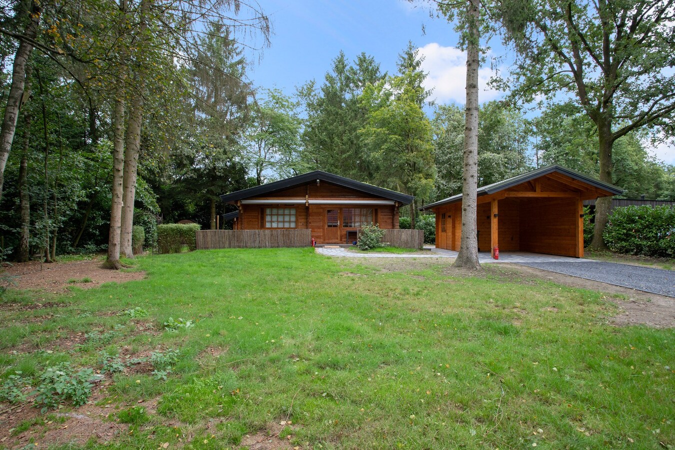 Uniek karakteristiek chalet in Bosrijke omgeving. 