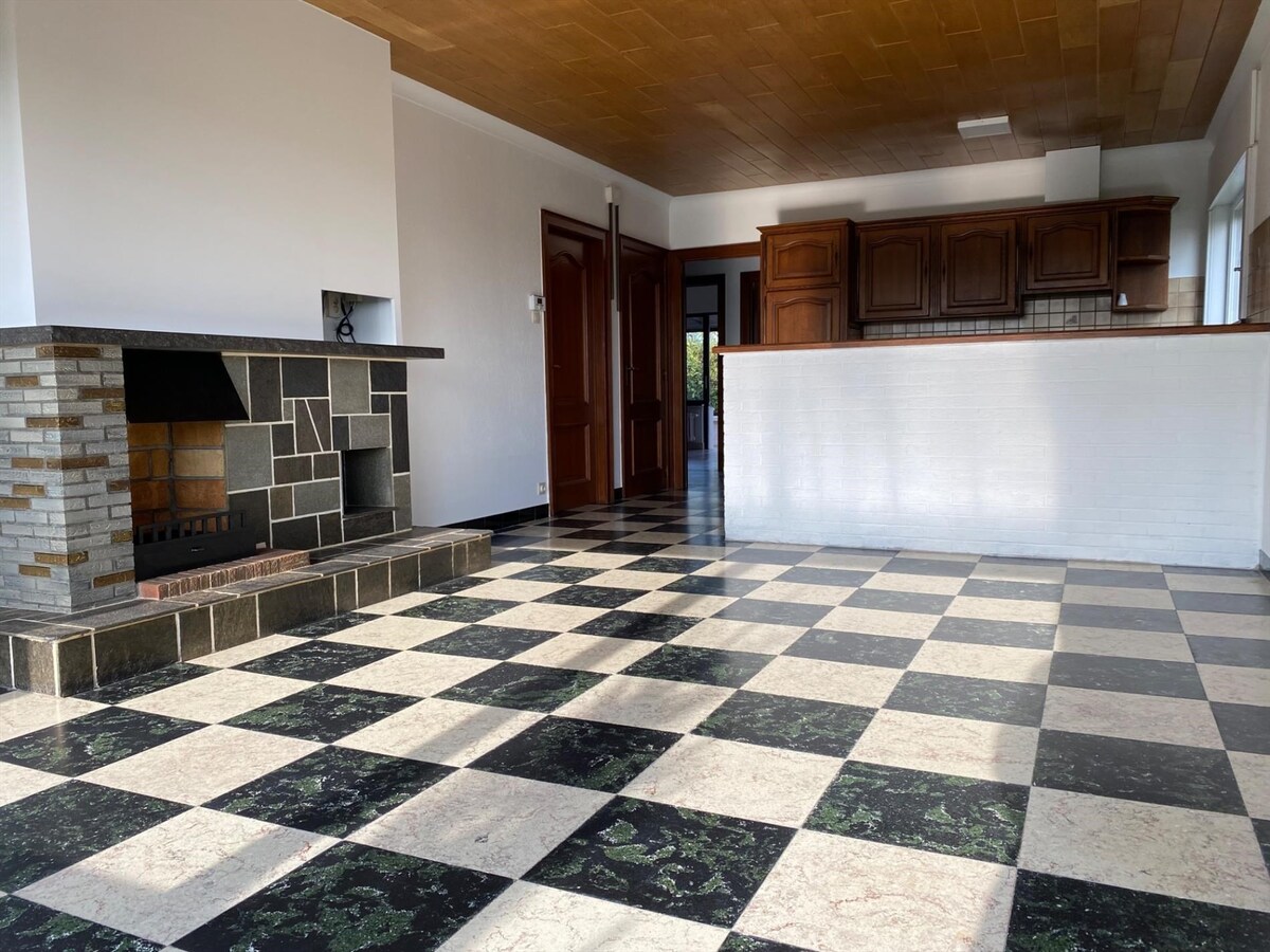 Rustig gelegen alleenstaande woning met 3 slaapkamers op 920 m² te Koekelare 