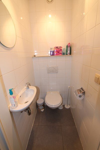 Gelijkvloers appartement met 2 slaapkamers en garage 