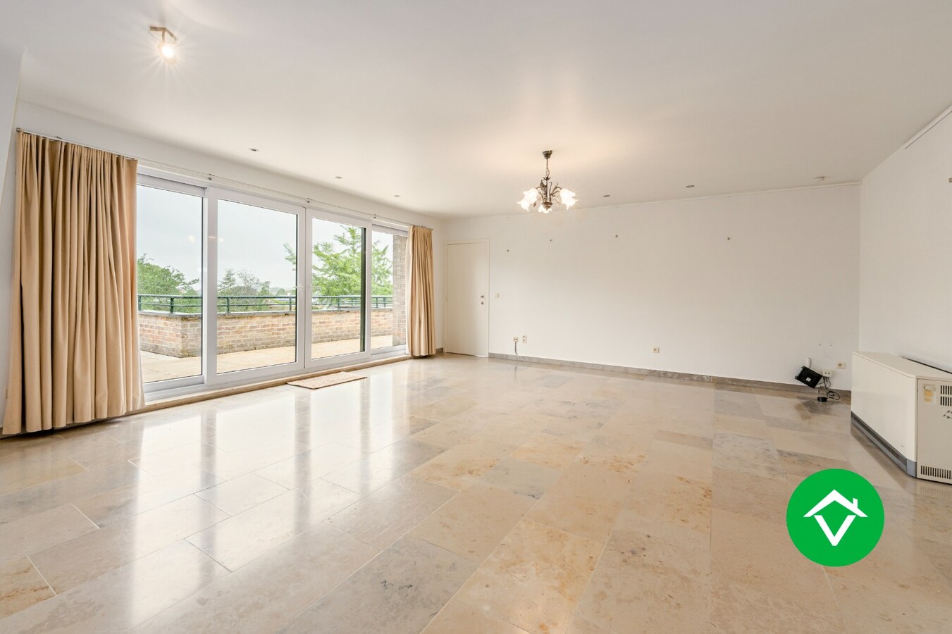 Prachtig gelegen penthouse met 3 slaapkamers en garage in centrum Torhout 