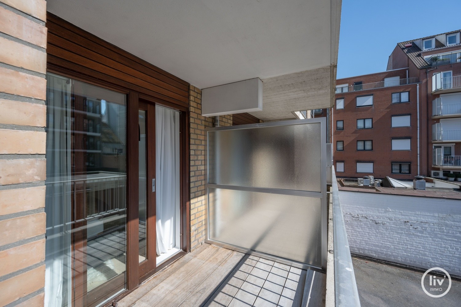 GEMEUBELD - Gezellig, gerenoveerd 2-slaapkamerappartement op een topligging vlakbij de Kustlaan te Knokke. 