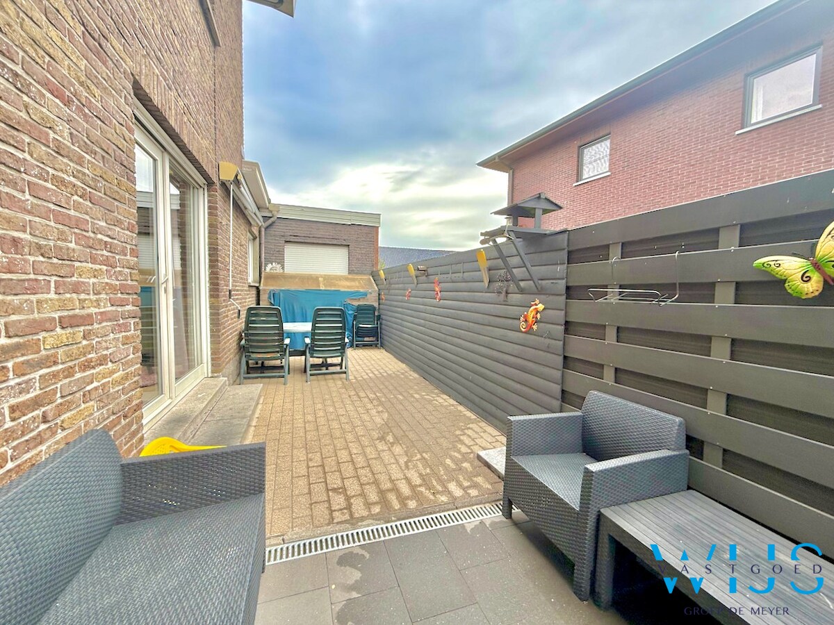 Woonhuis met loods te Sleidinge ! 