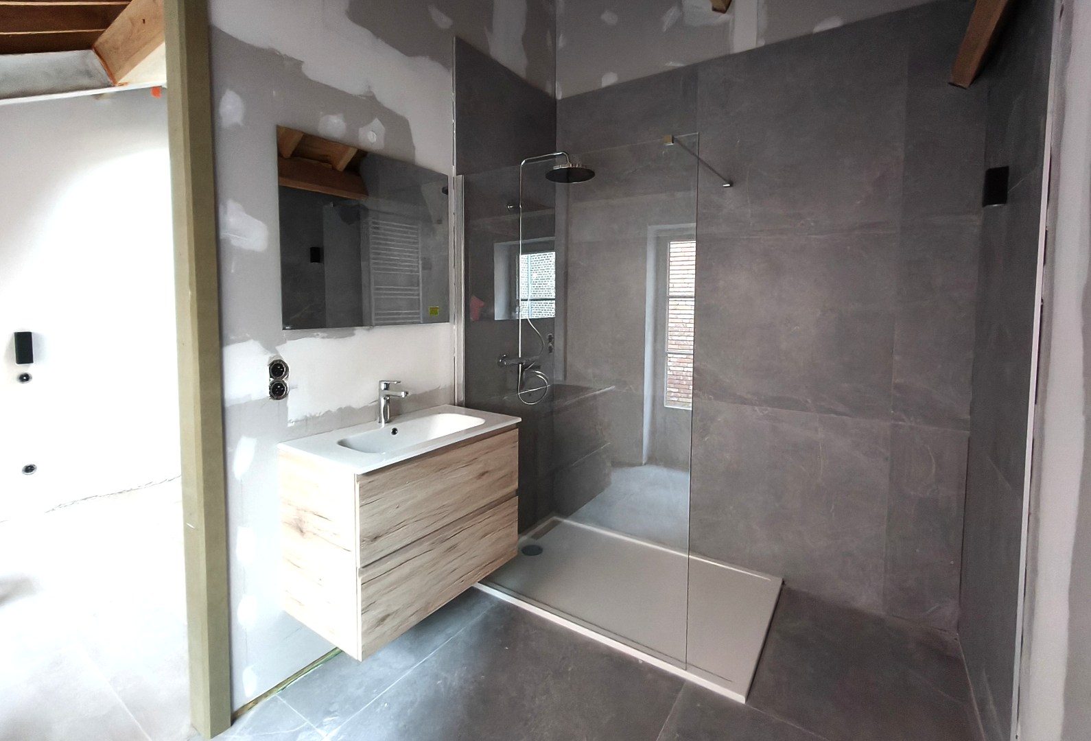 NIEUW APPARTEMENT MET TERRAS 