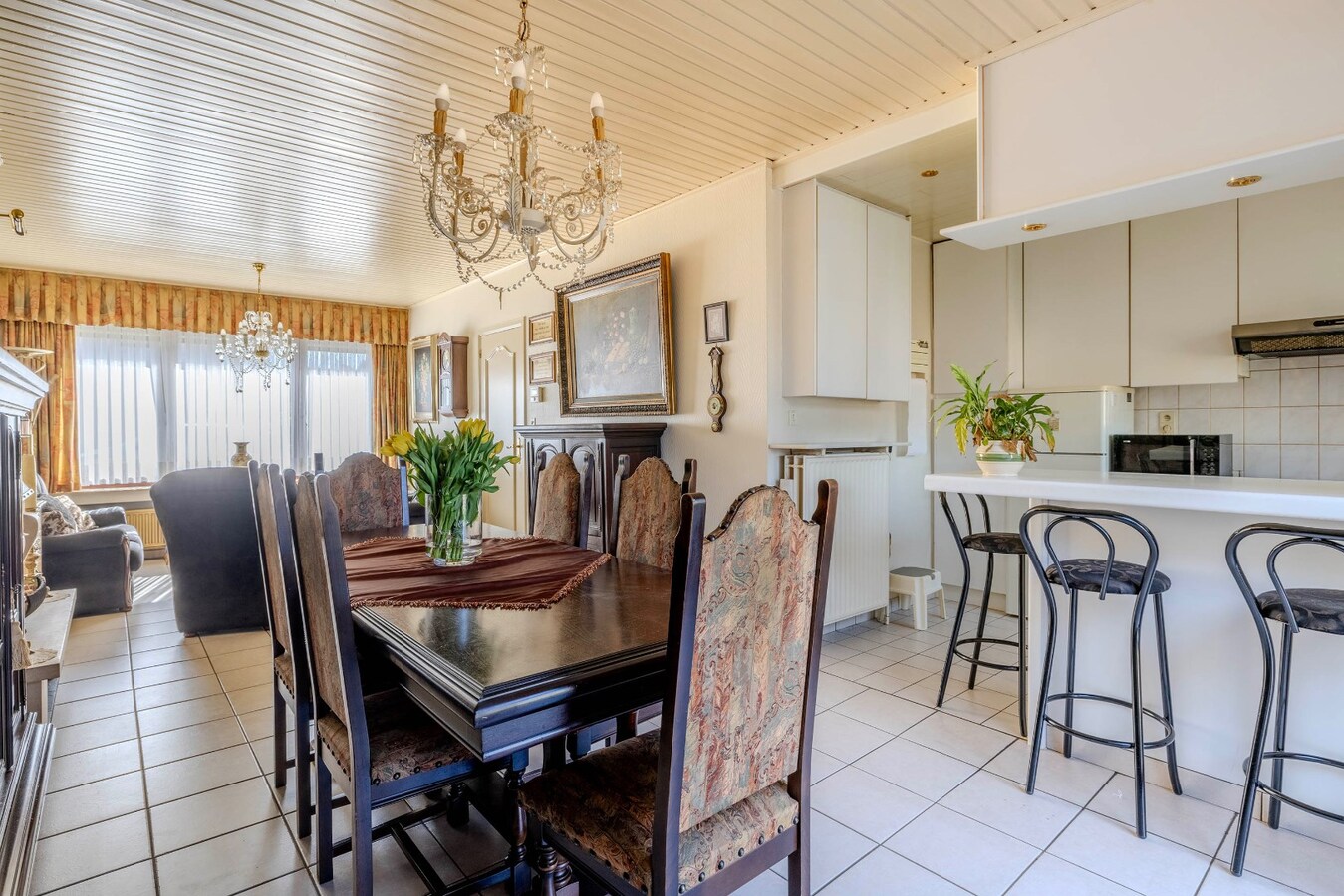 Gezinswoning met 3 slks - tuin - toplocatie. 