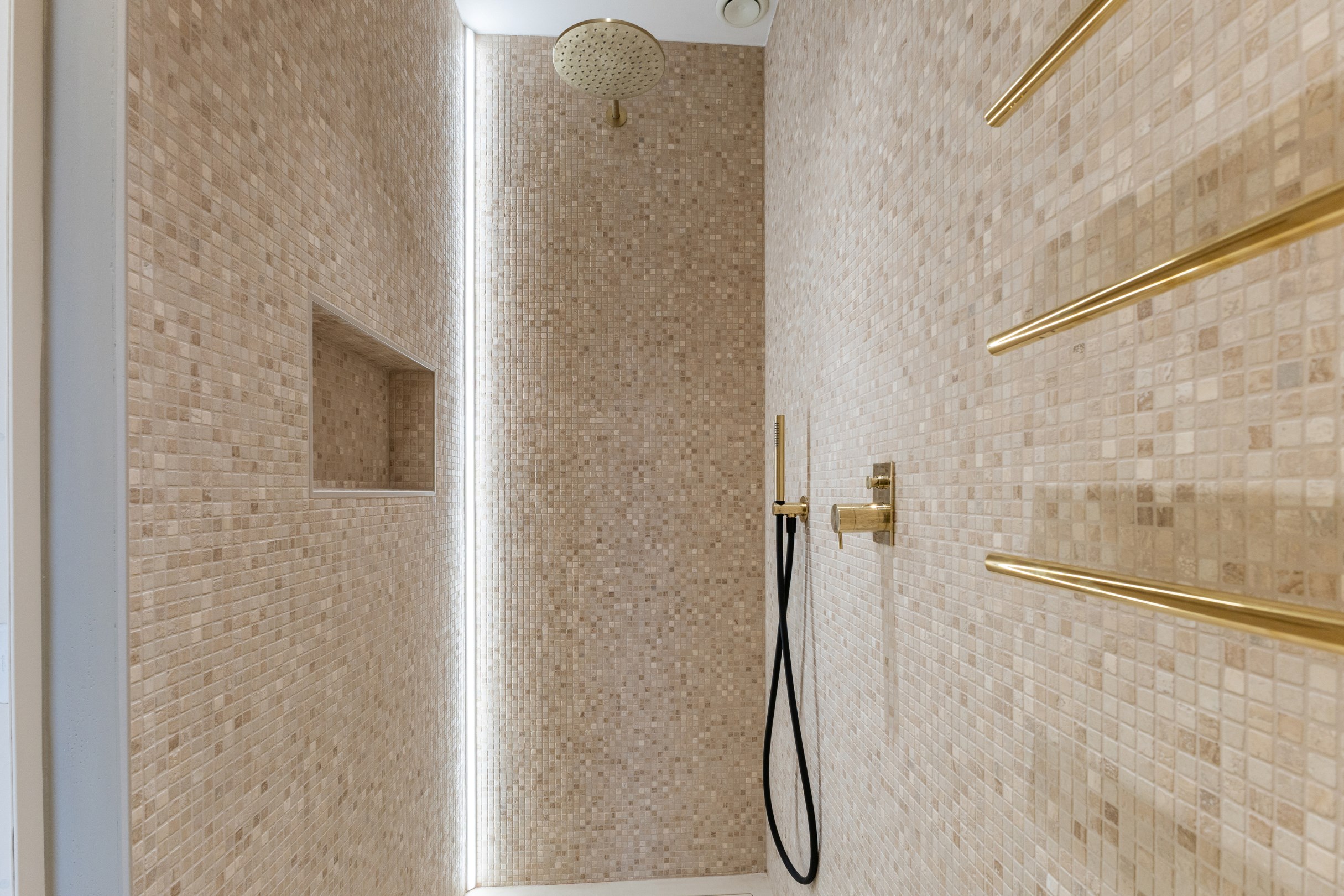 Charmant en instapklaar appartement te koop in Knokke op een toplocatie nabij de zeedijk, Kustlaan en Place m’as-tu vu. 