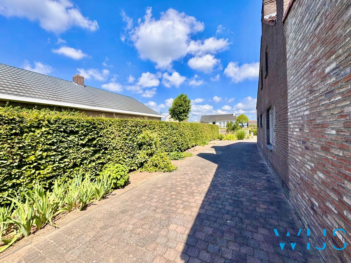 Landelijk gelegen OPEN bebouwing te Boekhoute ! 