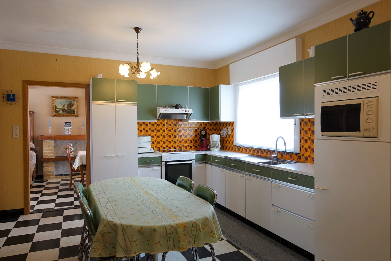 Karaktervolle villa met grote tuin op unieke locatie 