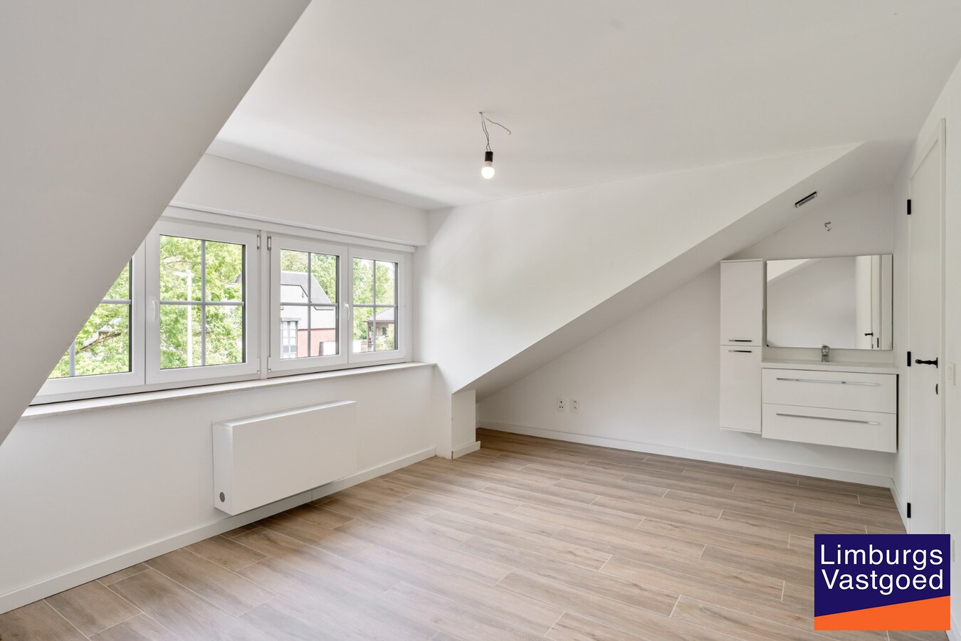 Exclusieve gezinswoning, 283m², 5 slpk, praktijkruimte op toplocatie 
