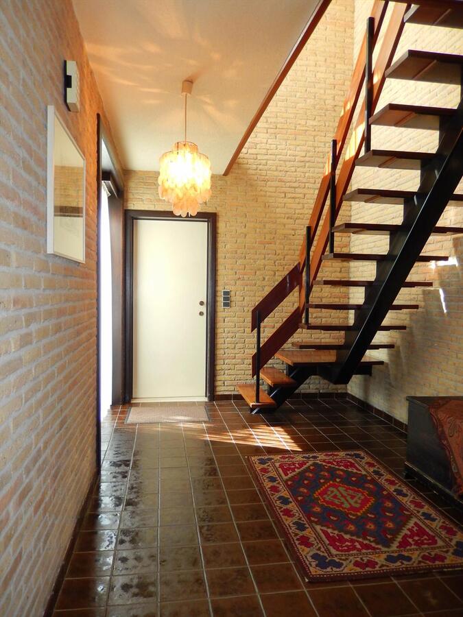 Ruime villa met zonnige tuin en 4 of 5 slaapkamers 