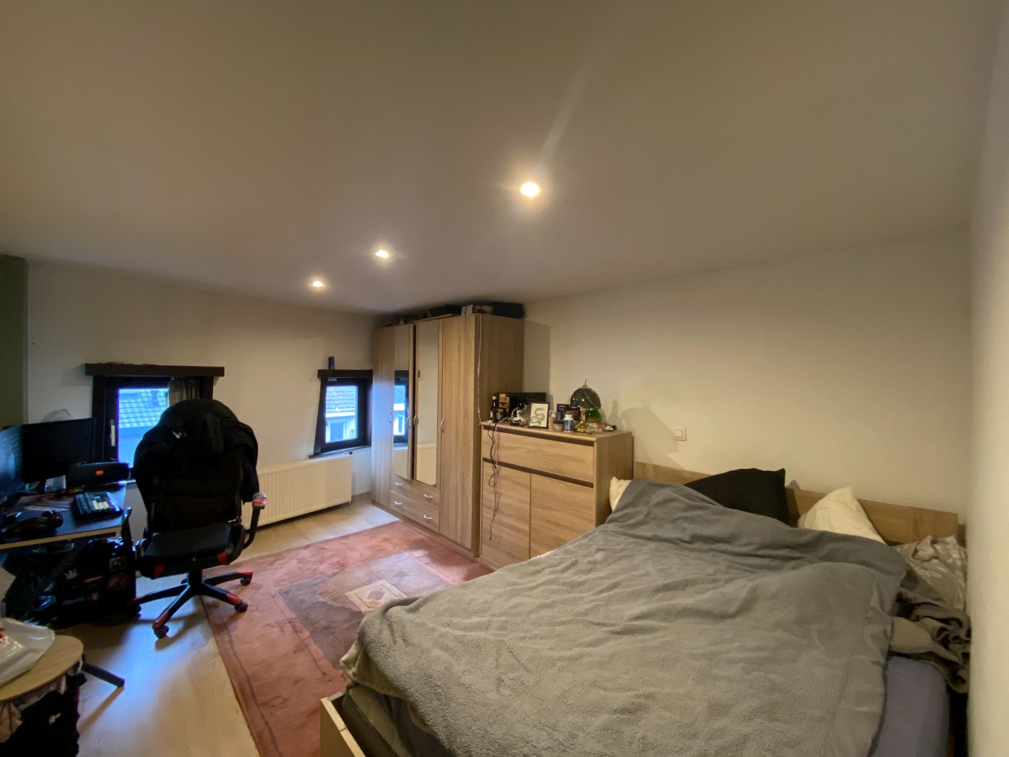 Zeer centraal gelegen opbrengsteigendom in hartje Sint-Eloois-Vijve! 