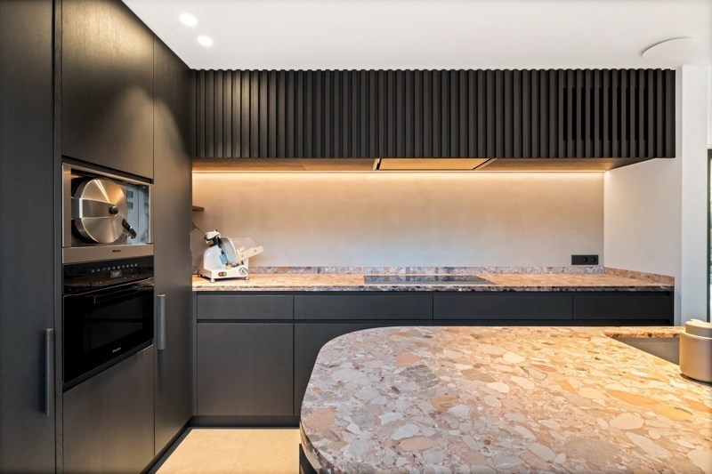 OPENDEURDAG Zaterdag 11/04  tussen 14u en 16u (Graaf Jansdijk 244) Prachtig vernieuwde koppelvilla rustig gelegen tussen Knokke centrum en Het Zoute met een perfecte Zuid-West oriëntatie. 