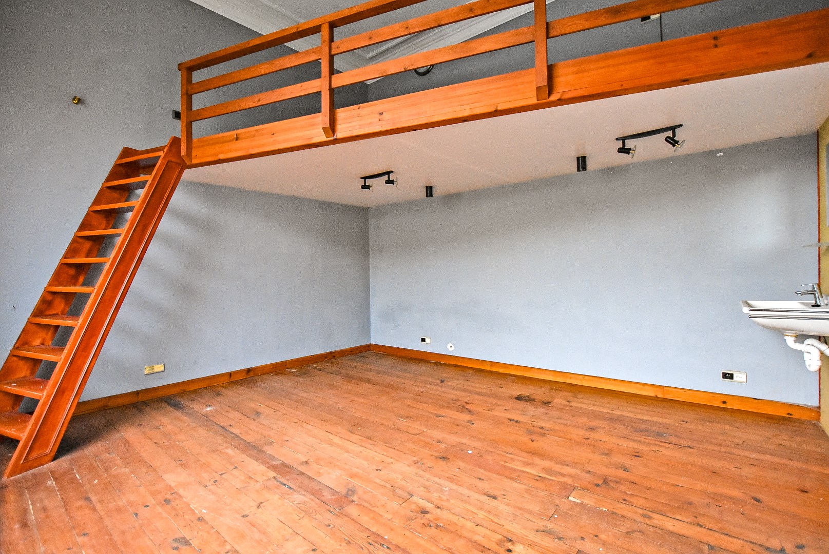 2 naastliggende woningen te koop hartje Veurne! 